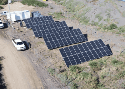Empresa con instalación fotovoltaica para generación de energía solar